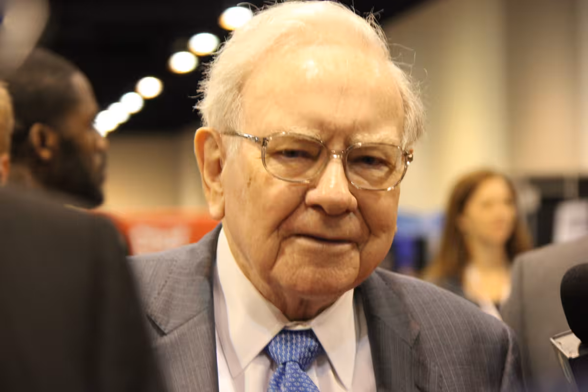 Aapl Stock: Buffett backs Apple as Berkshire trims shares