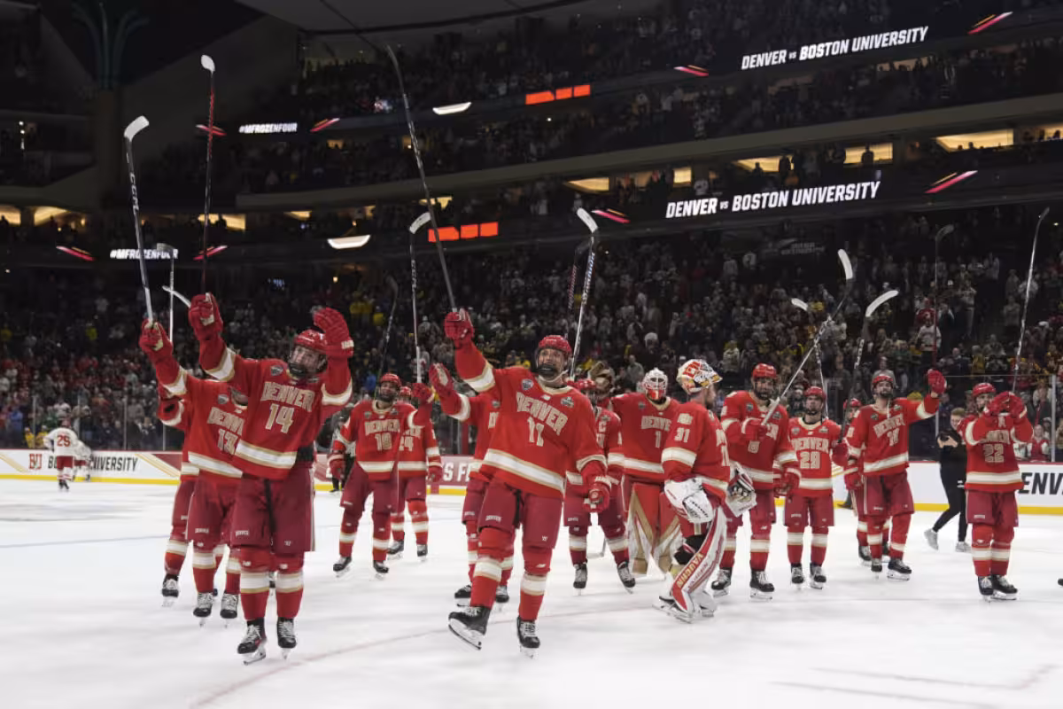 Frozen Four: Denver cruises past Western Michigan, heads to third straight