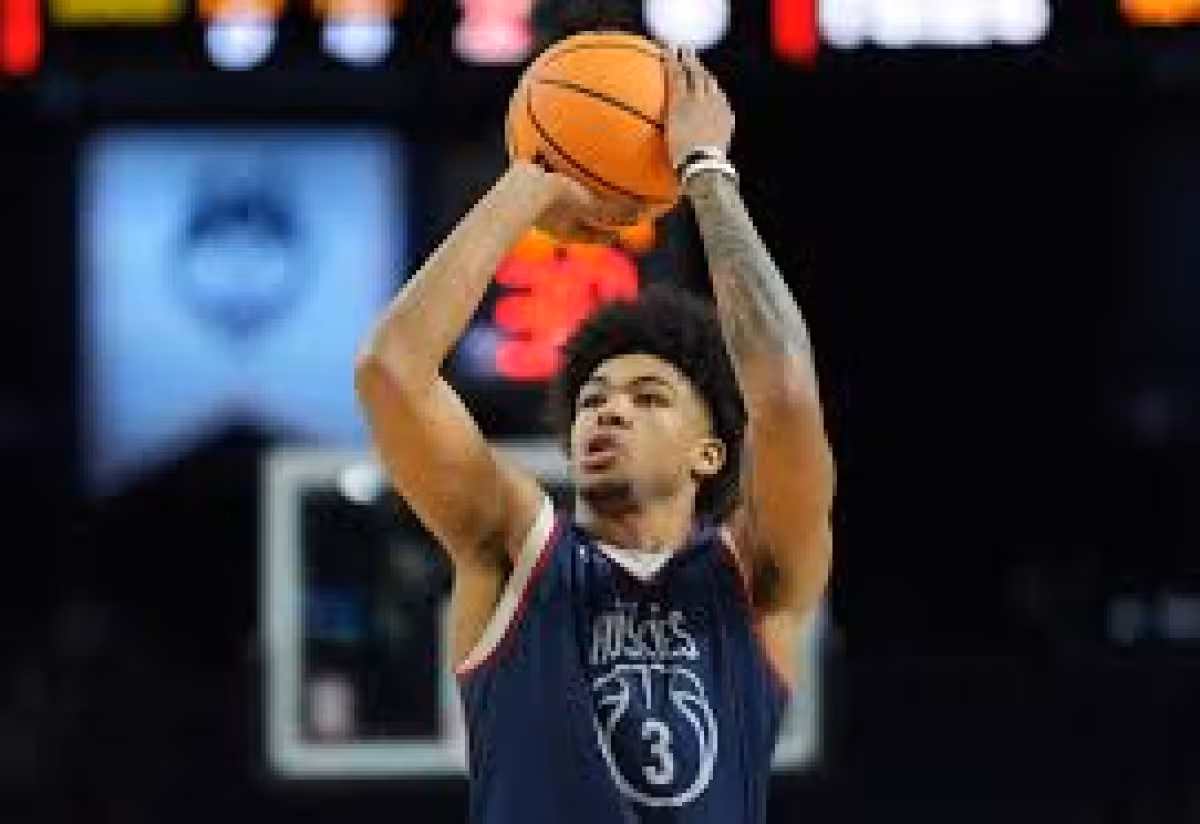 Jaylin Stewart as Michigan edges UConn in title game push