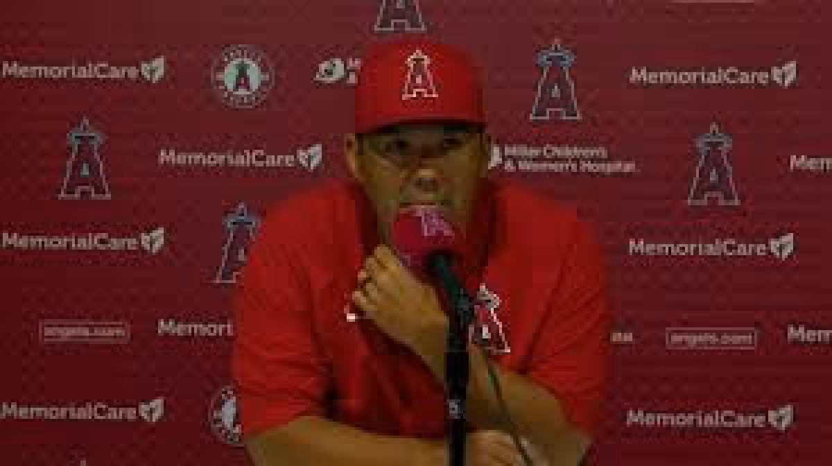 Walt Weiss watches Braves fall 6-2 as Chris Sale gets tagged by Angels