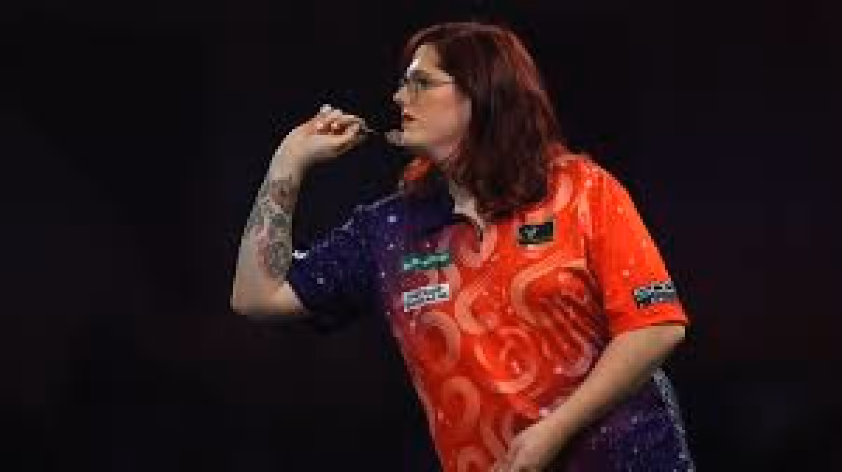 Noa-lynn Van Leuven pushes back after darts ban on trans players