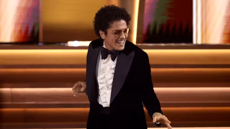 TODAY: Las Vegas Strip parade to celebrate music star Bruno Mars