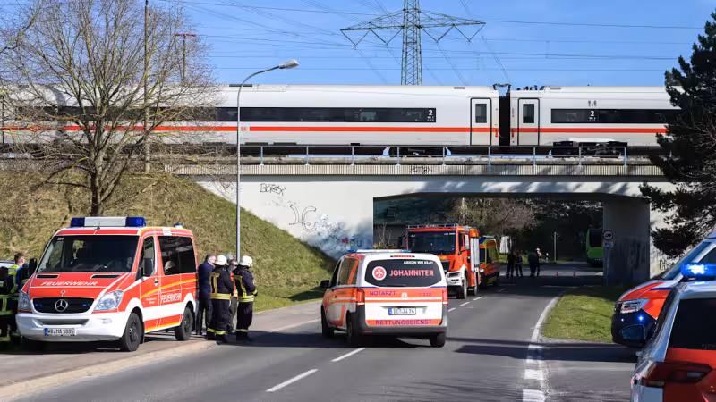 Unfall mit Verletzten auf ICE-Strecke Berlin-München: 600 Menschen sitzen fest