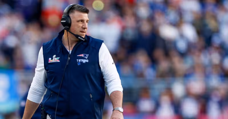 Patriots coach Mike Vrabel and NFL reporter Dianna Russini say photos of them at hotel are misleading