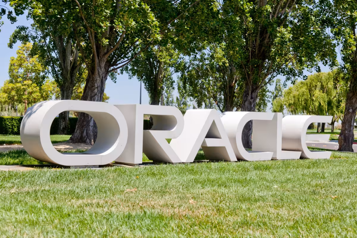 Orcl rebounds as Oracle’s cloud backlog and guidance reset the debate