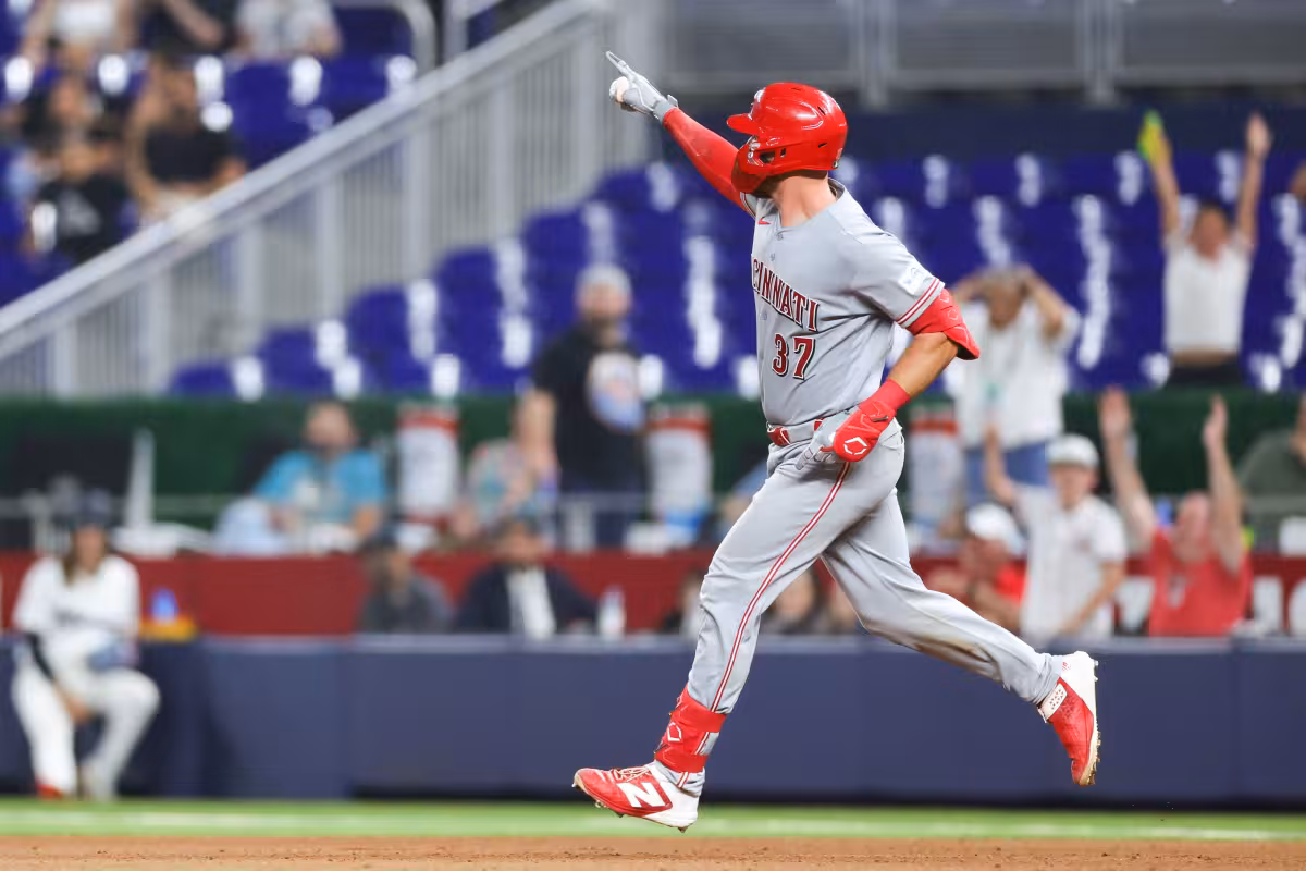 Reds Game Today: Cincinnati sweeps Rangers behind 2-1 win in Arlington