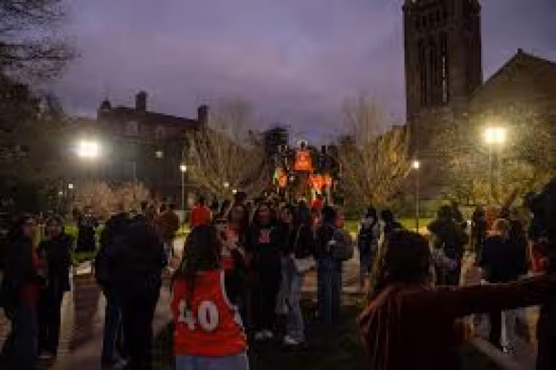 ‘Illini ‘til I die’: Students gather at Alma Mater despite Final Four loss