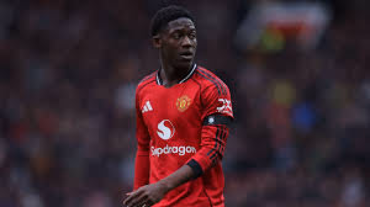 Kobbie Mainoo contract talks advance as Manchester United plan for summer