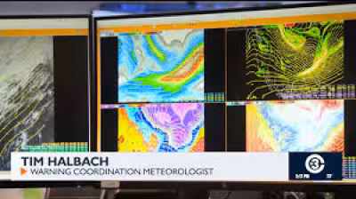 Tornado Siren: De Pere gives away free NOAA weather radios to city residents