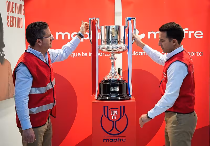 El trofeo de la Copa del Rey llegará en calesa con Xabi Prieto hasta el palacio de San Telmo | El Diario Vasco