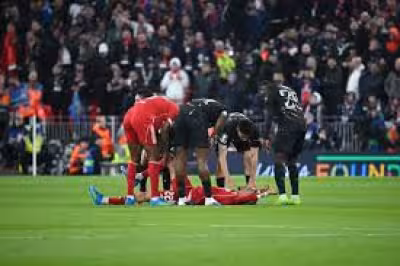 Psg Game: Hugo Ekitike limps off in tears as Liverpool fear injury