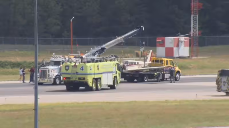 Small plane makes emergency landing at RDU, no injuries