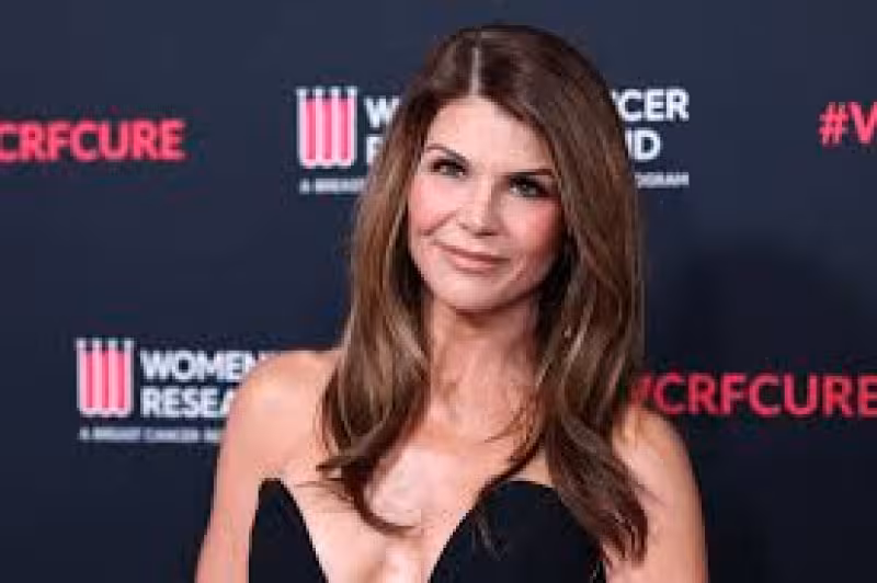 Lori Loughlin Debuts Major Hair Transformation Alongside Lookalike Daughter