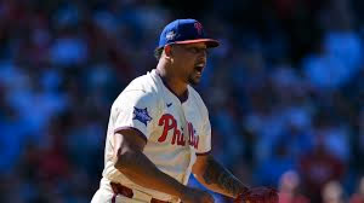 Felix Reyes Phillies call up outfielder as Jhoan Duran lands on IL