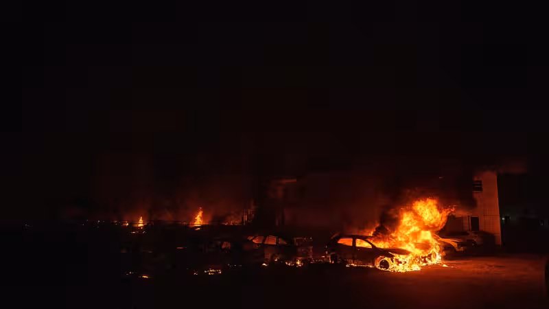 Moscow bombards Ukraine while Kyiv targets Russian oil facilities