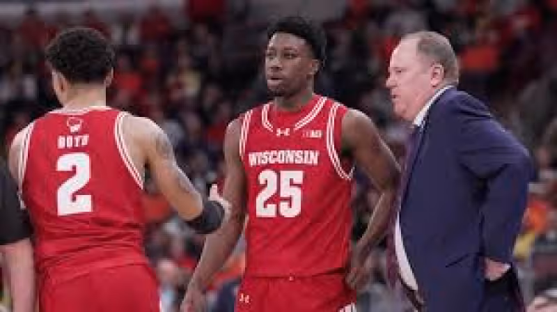 Wisconsin transfer guard visiting top college basketball blue blood