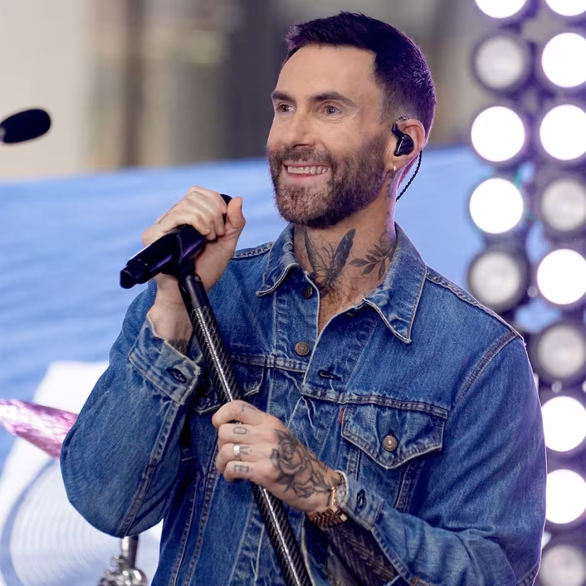 Adam Levine shaves his signature stubble at Santa Monica prize gala