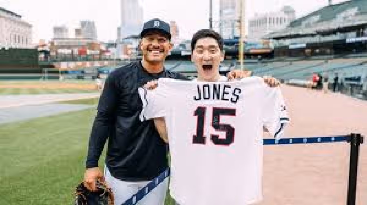Jahmai Jones? Tom Hur’s Detroit devotion wins him jersey honor