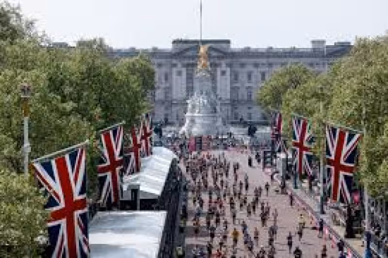 Ballot for 2027 opens as TCS London Marathon runners prepare for warm weather