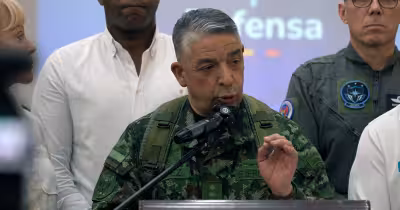 Cnn News: At least 14 killed in highway bombing in southwestern Colombia