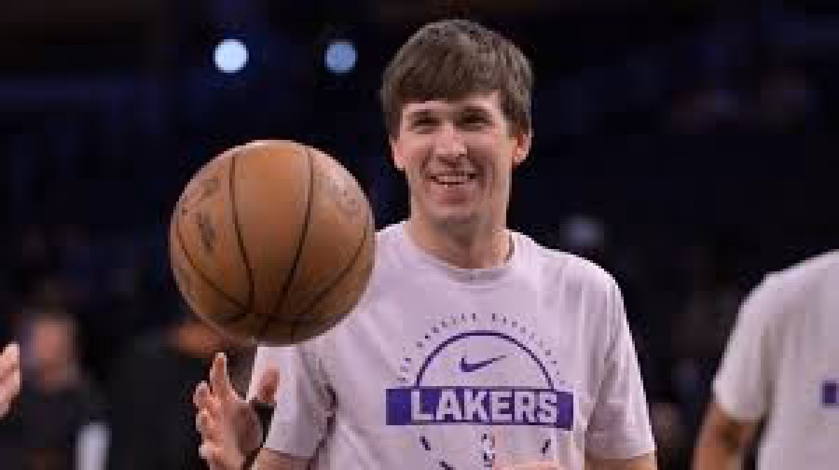 Is Austin Reaves Playing Tonight? Lakers Face Rockets in Game 4