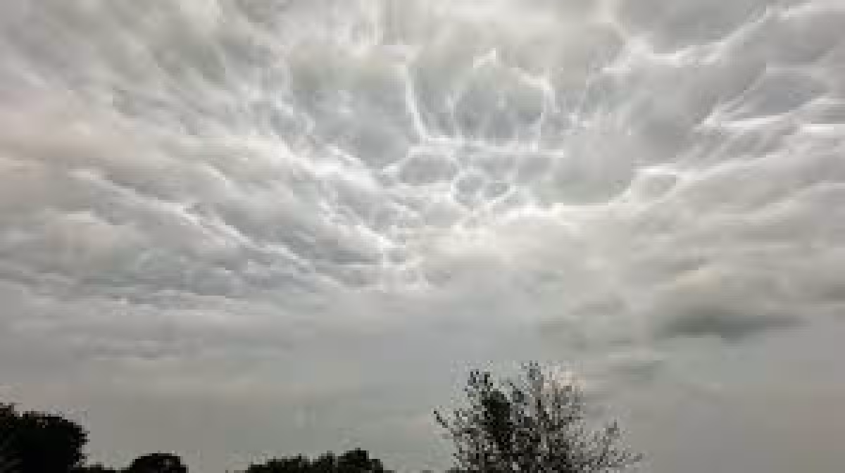 Pds Tornado Warning Hits Kansas Towns as Storm Pushes Toward Missouri