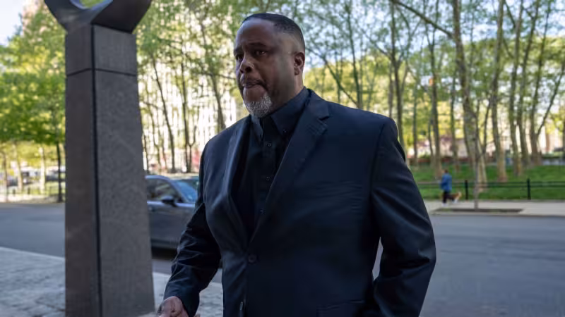 Ex-NBA player Damon Jones 1st to plead guilty in gambling case