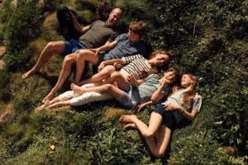 Kate Middleton and Prince William Mark 15th Wedding Anniversary with Sweet New Family Photo