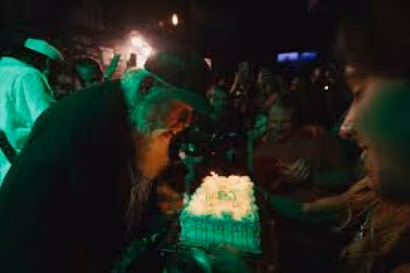 Legendary golfer gets birthday surprise at Alabama barbecue joint: ‘Thank y’all so much’