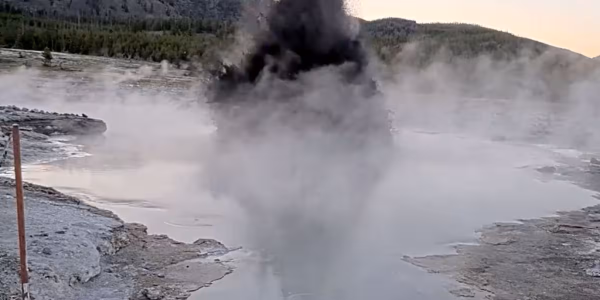 Yellowstone Explosion at Black Diamond Pool Surges Twice in 2 Days