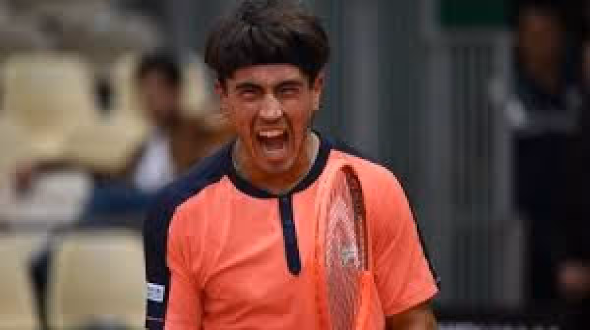 Francisco Comesana moves within one win of Rome main draw