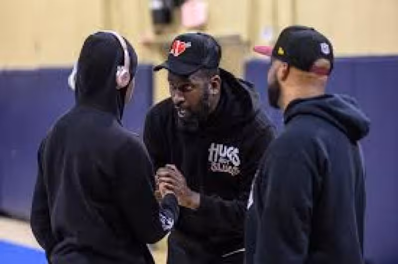 ‘Wire’ actor, others seek to help D.C. teens deal with gun violence