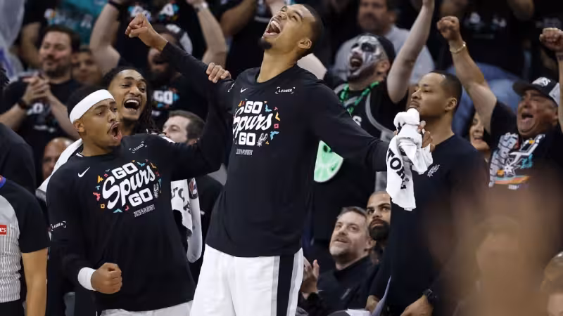 Spurs bounce back, beat Timberwolves by 38 to even series
