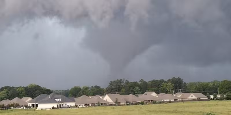 Florida, Georgia and the Carolinas on alert for damaging winds, possible tornadoes as severe storms march east