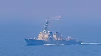 Uss Mason and 2 other destroyers hit in Hormuz, U.S. strikes back