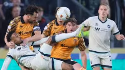 Millwall hold Hull in first leg, set up Wembley-deciding second leg
