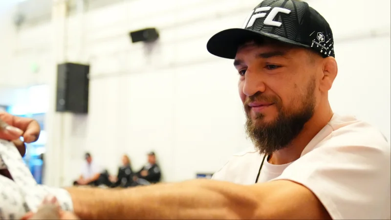 Yaroslav Amosov looms as Joel Alvarez tests move to welterweight at UFC 328